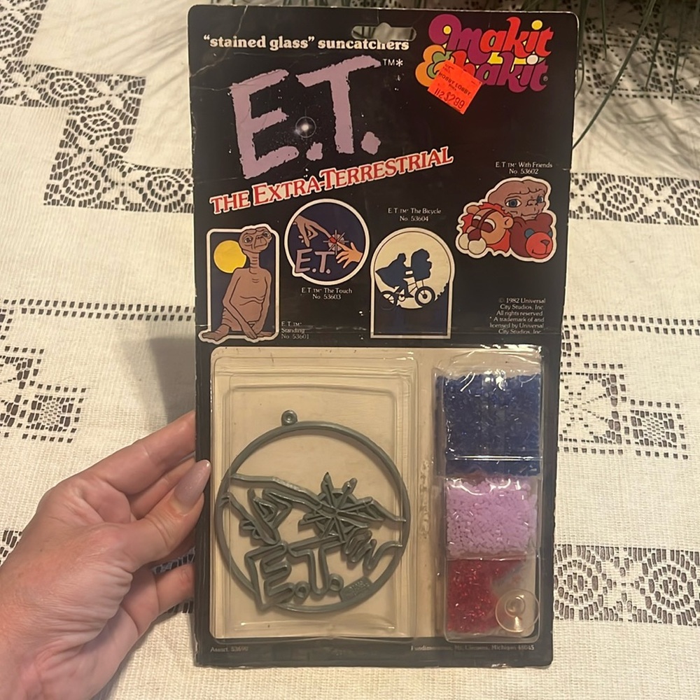 Vintage 1982 E.T. The Extra-Terrestrial Stained Glass Suncatcher Kit
